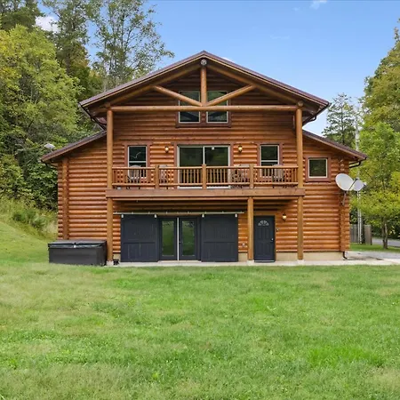 Black Bear Lodge - Game, Movie, Firepit-3